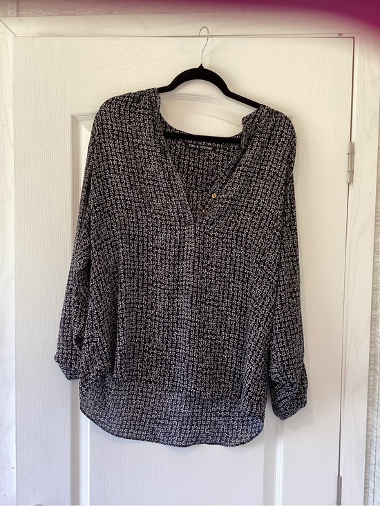 Zac & Rachel Tops - Zac & Rachel Black and White Patterned Henley Blouse XL EUC